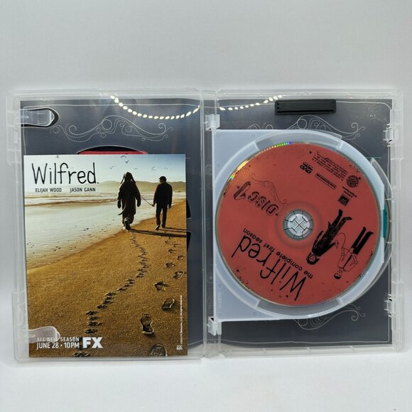 Wilfred Complete First Season DVD 2 Disc Set Elijah Wood Jason Gann FX Comedy - Picture 4 of 6